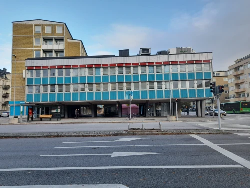 Väggteckning fasad i silver #Malmö